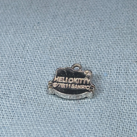 Hello Kitty Rhinestone Pendant Silver Plated - Picture 7 of 8